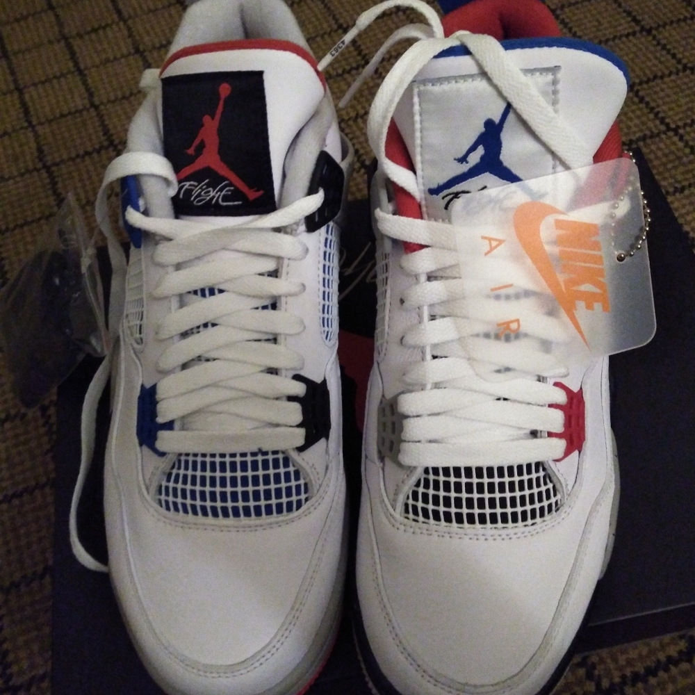 Retro 4 size 10 military red new authentic in box